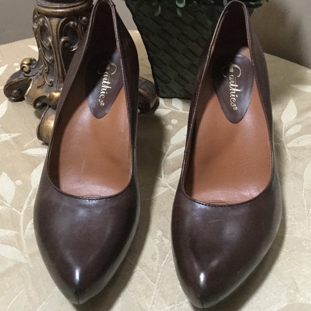 EARTHIES PUMPS